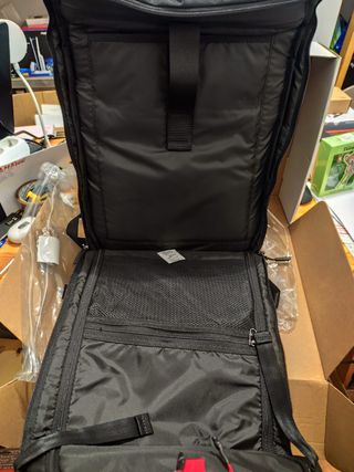 Mochila Tomtoc 40L Viaje Multiusos Negra