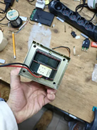 Trasformatore 220V 100V 50/60Hz