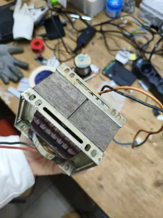 Trasformatore 220V 100V 50/60Hz