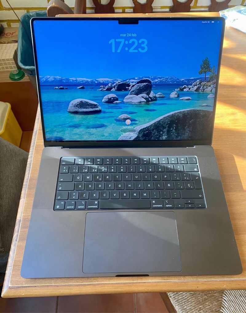 MacBook Pro 16 casi nuevo