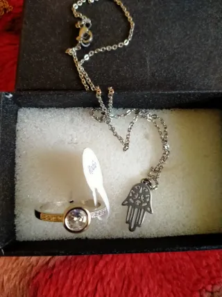 Collares de mujer sin estrenar