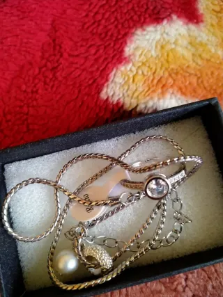 Collares de mujer sin estrenar