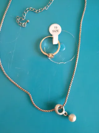 Collares de mujer sin estrenar