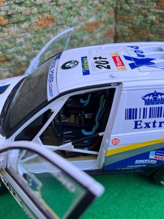 BMW X5 Rally X-Raid – Escala 1:18 – Solido