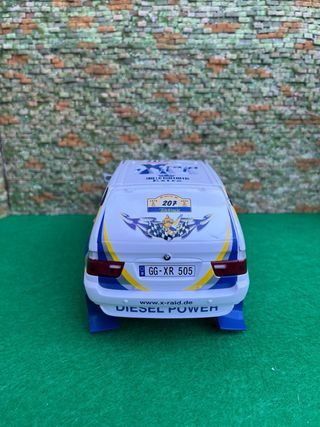 BMW X5 Rally X-Raid – Escala 1:18 – Solido