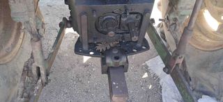 Tractor con pala John Deere 515.