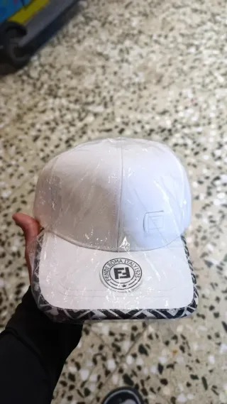 Gorra FOX Blanca y Negra Importada