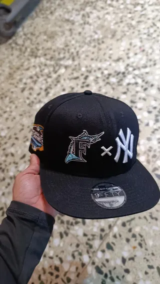 Gorra FOX Blanca y Negra Importada