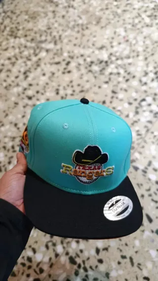 Gorra FOX Blanca y Negra Importada