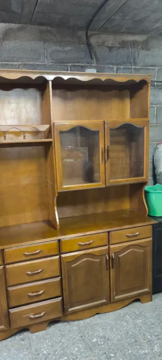 Regalo mueble de madera