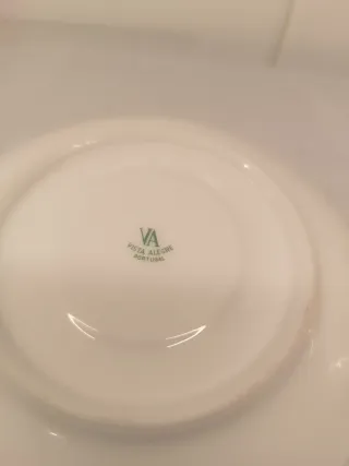 Chávena de chá antiga Vista Alegre dourada