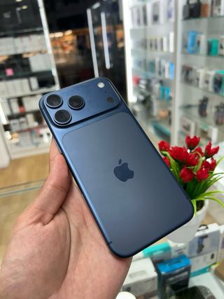 Apple iPhone 17 Pro Max 256GB - 9 cicli di carica
