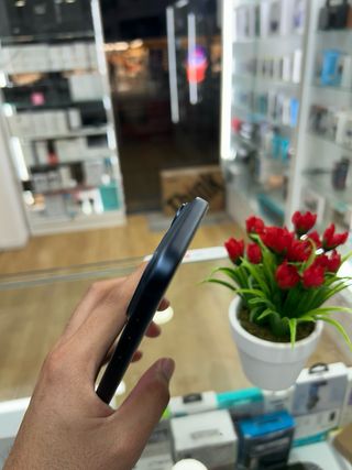 Apple iPhone 17 Pro Max 256GB - 9 cicli di carica