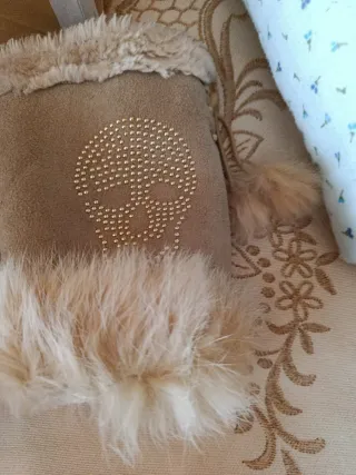 Guantes sin dedos con calavera y pelo