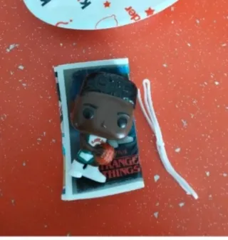 Muñecos Stranger Things Kinder Joy