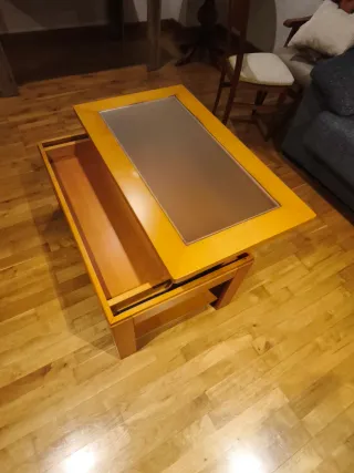 Tavolino ausiliario in legno e vetro sollevabile