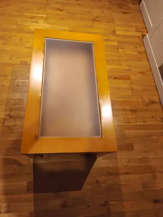 Tavolino ausiliario in legno e vetro sollevabile