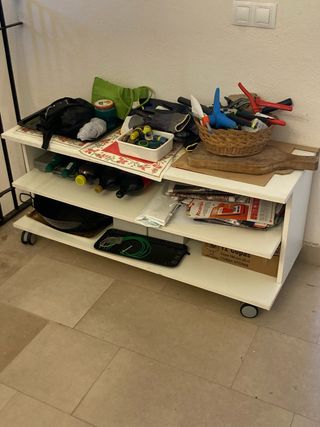 Mueble auxiliar blanco y madera