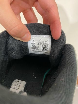 Zapatillas Jordan Negras y Grises