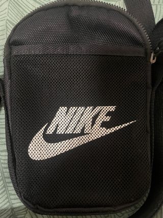 Bandolera Nike Sportwear Heritage Negra