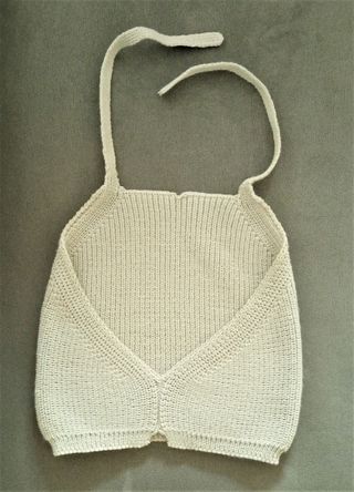 Top halter gris con tirantes