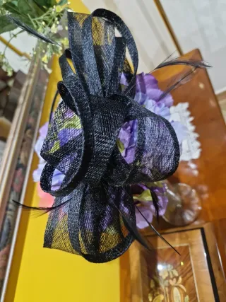 Tocado negro de ceremonia