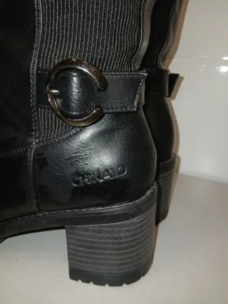 Botas altas para chica. Muy buen estado.