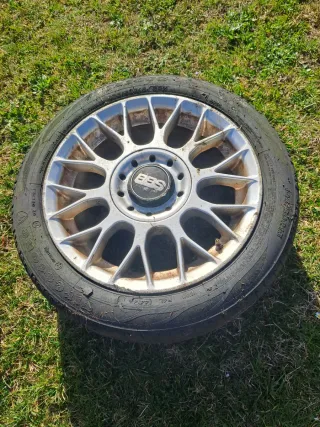 Juego de 4 llantas BBS 15 pulgadas.