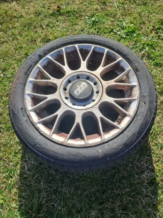 Juego de 4 llantas BBS 15 pulgadas.