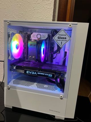 PC Gaming Blanco y monitor 180Hz