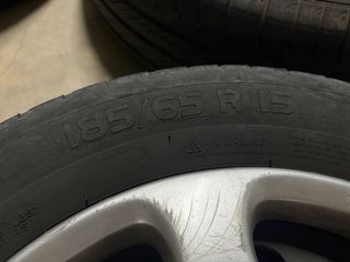 Juego con 4 llantas PSA + 8 neumáticos (R15)