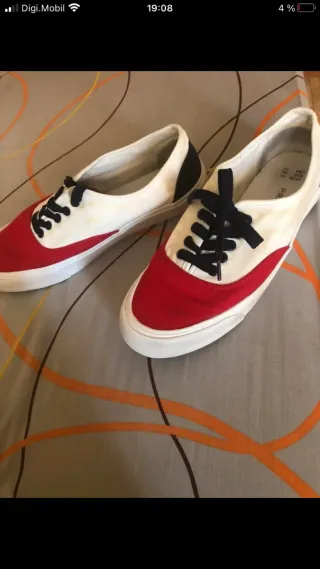 Zapatillas Primark rojas y blancas talla 44