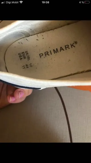 Zapatillas Primark rojas y blancas talla 44