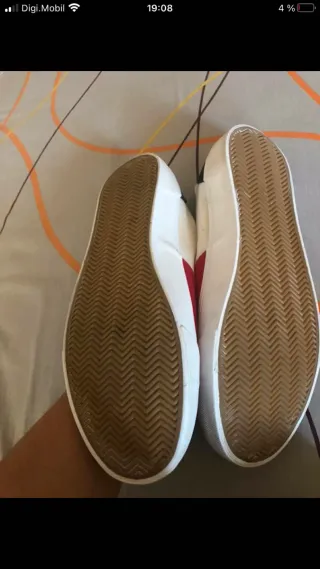 Zapatillas Primark rojas y blancas talla 44