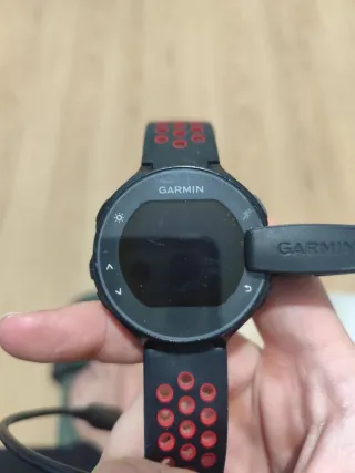 Reloj Garmin Forerunner 235 Negro/Rojo