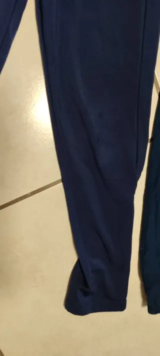 Pantaloni sportivi Adidas e Puma blu