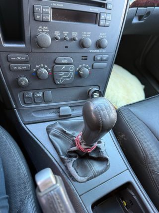 Despiece Volvo V70 familiar 2.4 i Año 2003