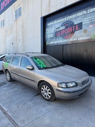 Despiece Volvo V70 familiar 2.4 i Año 2003