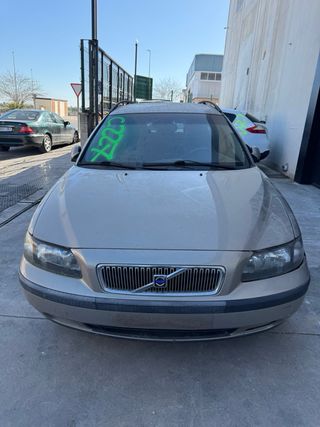 Despiece Volvo V70 familiar 2.4 i Año 2003