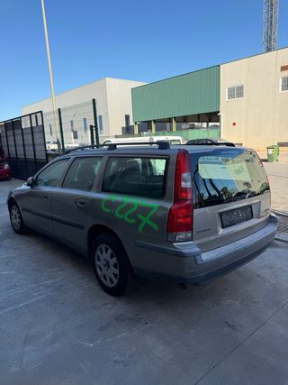 Despiece Volvo V70 familiar 2.4 i Año 2003