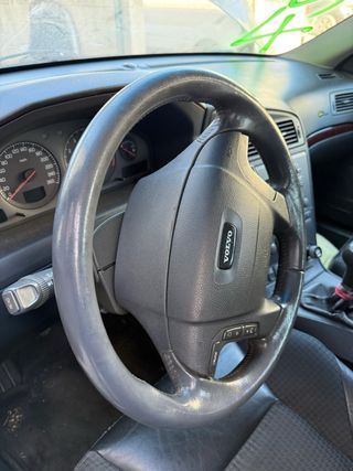 Despiece Volvo V70 familiar 2.4 i Año 2003