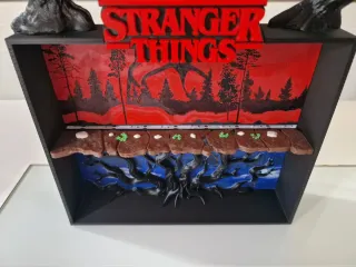 ✖️ DISEÑOS 3D ‼️ Expositor Stranger Things Kinder
