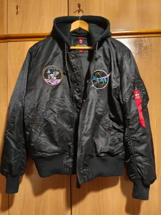 Chaqueta Bomber Alpha Industries MA-1 VF Hood