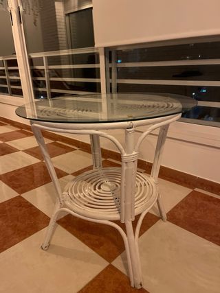 Tavolo rotondo in vimini con piano in vetro 70cm