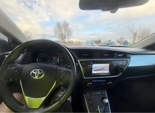 Toyota Auris 2014