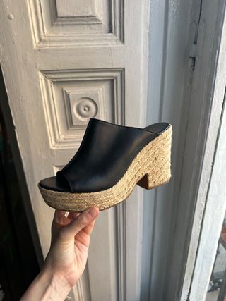 Sandalias Zueco BIMBA Y LOLA Negras