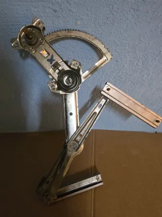 Elevalunas Mecánico Del. Derecho  Mercedes 190W201