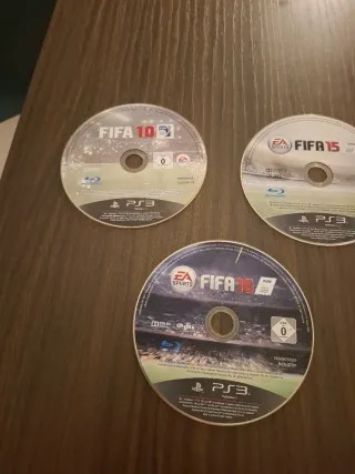 Lotto 3 videogiochi sony PS3 FIFA 10, 15, 16