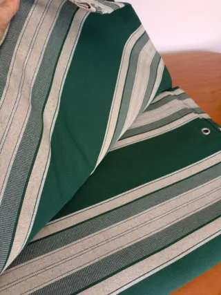 Lona de toldo con anillas