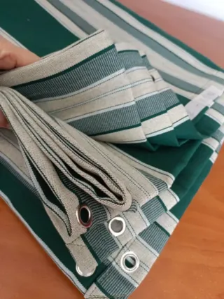 Lona de toldo con anillas